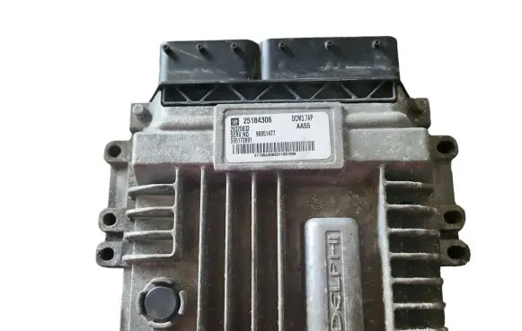 Chevrolet Captiva Engine control unit/module 25184306 28320632 96951477
