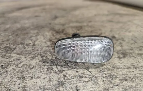 Opel Zafira A Front fender indicator light 90560403