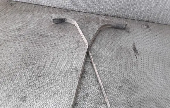 Seat Leon (1M) Fuel tank mounting bracket 
