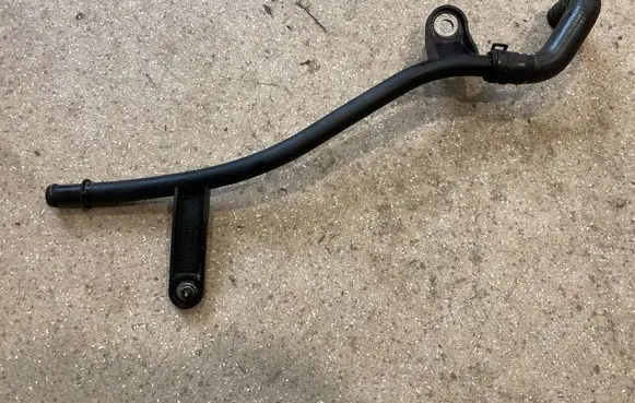 Audi e-tron Engine coolant pipe/hose 4KE915481B