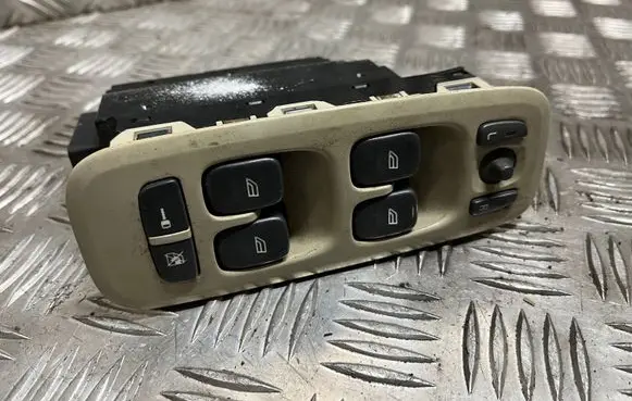 Volvo V70 Electric window control switch 30658046