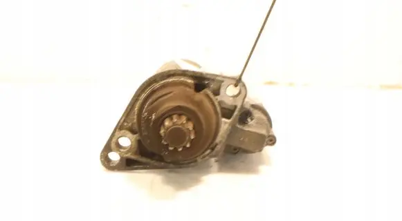 Volkswagen Golf V Starter motor 1005831311