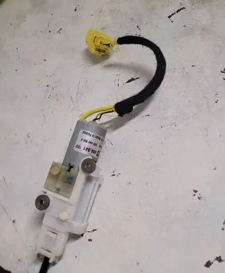 Porsche Cayenne (9PA) Seat belt adjustment motor 7L0857819H