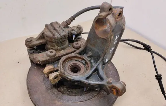 Peugeot 208 Front wheel hub spindle knuckle 1607557580
