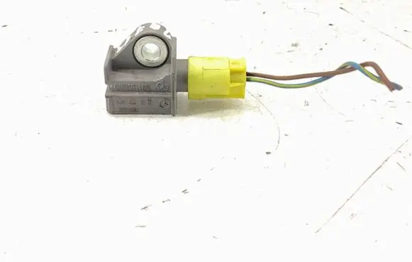Mercedes-Benz C W204 Airbag deployment crash/impact sensor 2048201985 2128204926