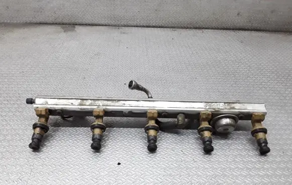 Volvo V70 Fuel injectors set 9186836 9125821