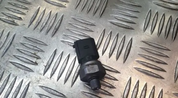 Fuel pressure sensor