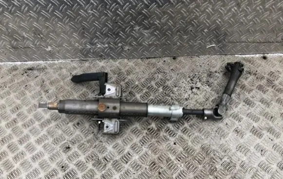 Opel Zafira B Steering wheel axle 13182345 278053053