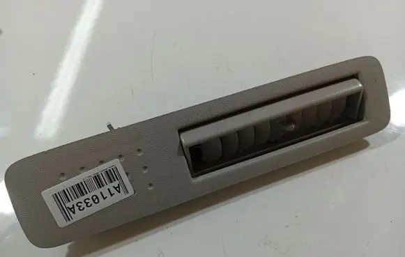 Toyota Avensis Verso Dash center air vent grill 6362044030