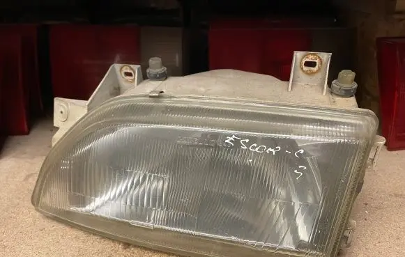 Ford Escort Headlight/headlamp 93AG13006C2B
