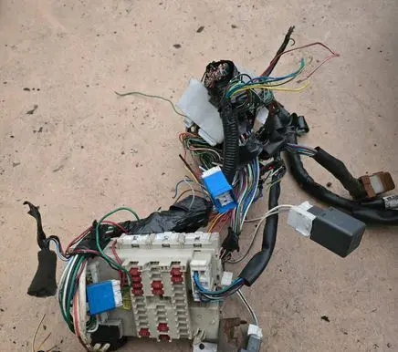 Nissan Primera Fuse box set 24350AV700 1014031