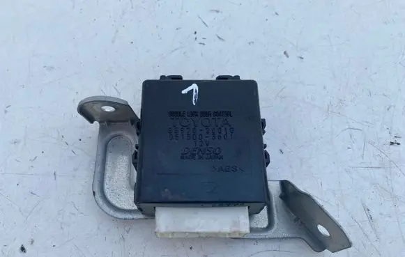Toyota Avensis T220 Door control unit/module 8597020010