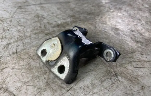 Mitsubishi Pajero Sport I Rear door upper hinge