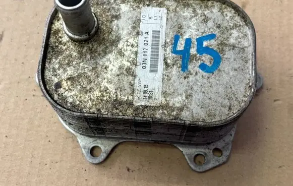 Skoda Octavia Mk3 (5E) Engine oil radiator 03N117021A
