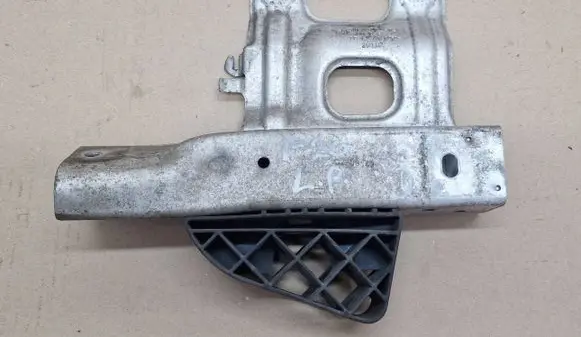 BMW 1 F20 F21 Front bumper shock/impact absorber 7266193