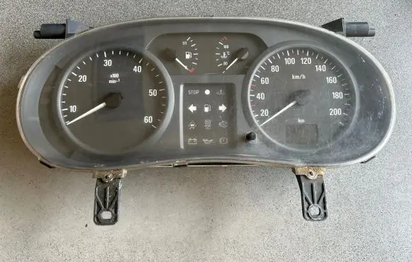 Renault Trafic II (X83) Speedometer (instrument cluster) P8200006339A 21660166 X83SJDEUGM
