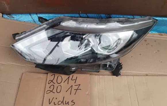 Nissan Qashqai Headlight/headlamp 10018015