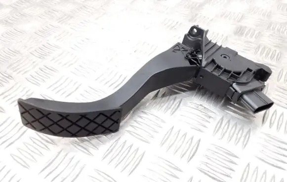 Volkswagen Golf VII Accelerator throttle pedal 5Q1723503H