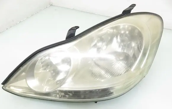 Toyota Avensis T220 Headlight/headlamp 