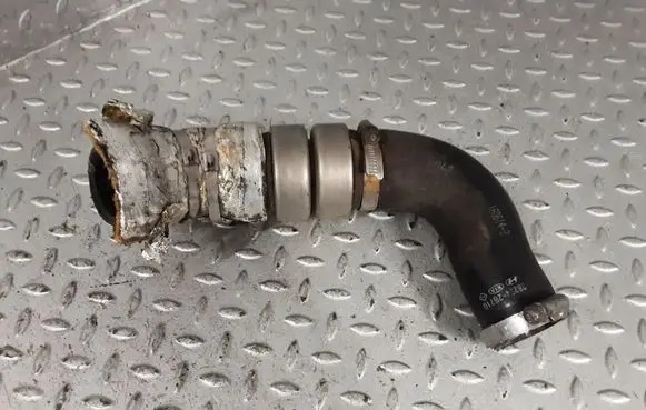 Intercooler hose/pipe