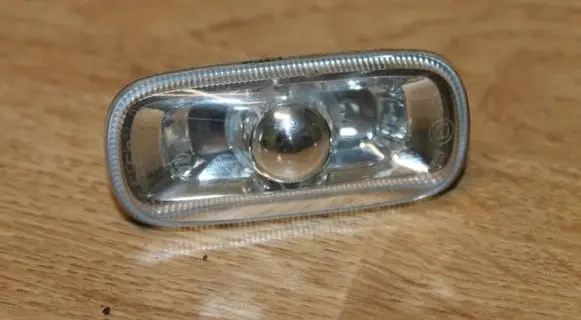 Audi A6 S6 C5 4B Front fender indicator light 8E0949127