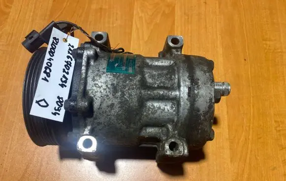 Renault Megane II Air conditioning (A/C) compressor (pump) 8200040681 SD7H15 2126702134