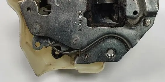 Mercedes-Benz 190 W201 Rear door lock