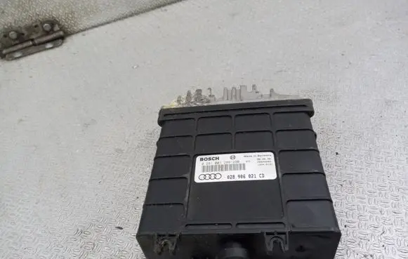 Audi A6 S6 C4 4A Engine control unit/module 028906021CD 0281001289