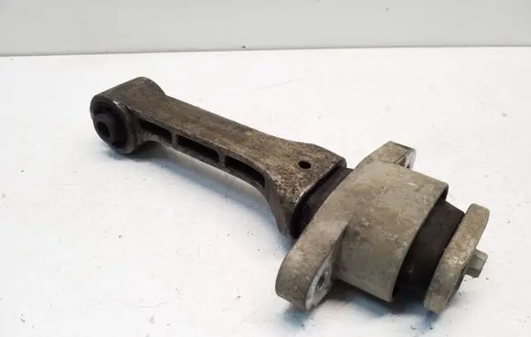 KIA Sportage Engine mount bracket 219572S000