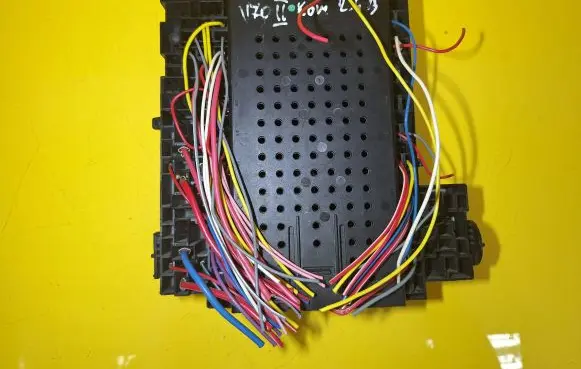 Volvo V70 Fuse box set 8676286