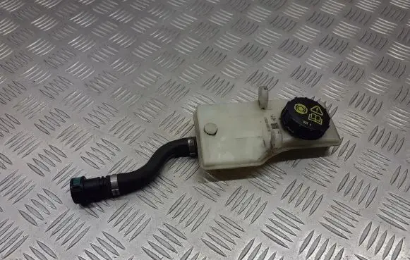 Ford Focus Power steering fluid tank/reservoir 3M51-9H307