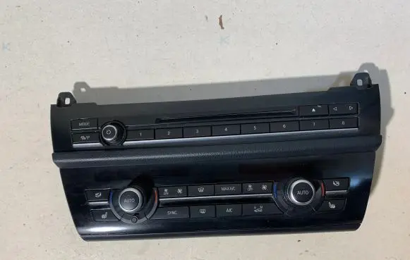 BMW 5 F10 F11 Climate control unit 9117963