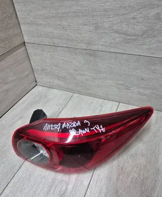 Mazda 3 II Rear/tail lights B45D-51150