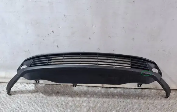 Front bumper lip