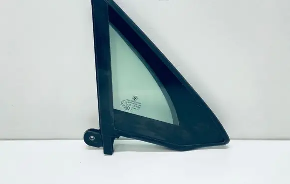 Volkswagen PASSAT B8 Front door vent window glass four-door 3G0845114F