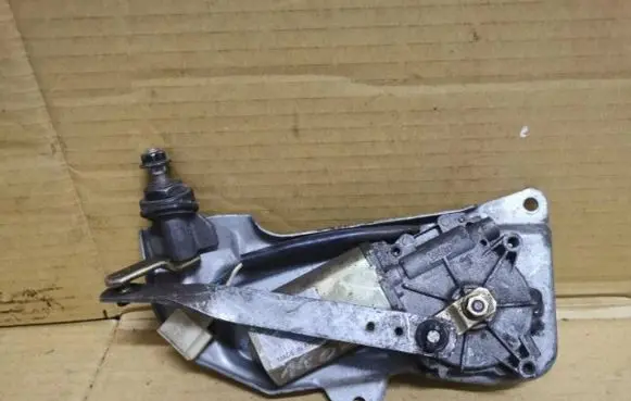 Renault 19 Wiper motor 7700779045
