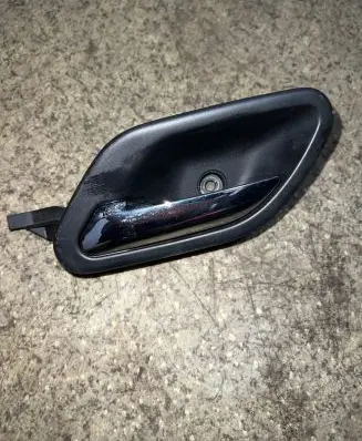 BMW 5 E39 Front door interior handle 8226049