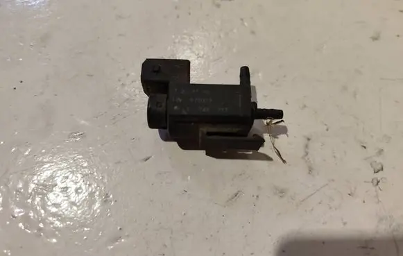 BMW X5 E53 Turbo solenoid valve 72234100 97T022 1742712