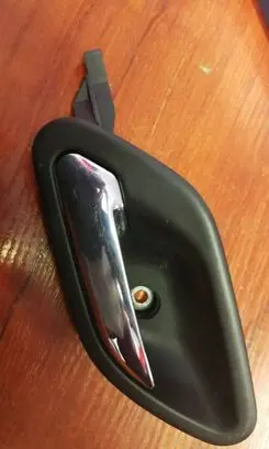 BMW 5 E39 Front door interior handle 8226049