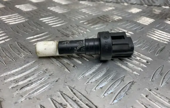 Volvo V70 Windshield washer fluid reservoir/tank 0023935