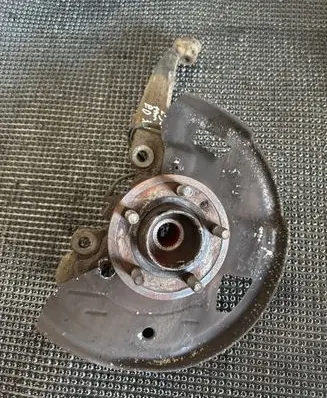 Land Rover Range Rover Sport L320 Front wheel hub BH323K186AA