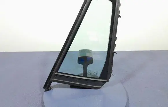BMW X3 E83 Rear door window glass