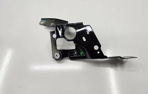 BMW 4 G22 G23 G24 G26 Fender mounting bracket 7486802
