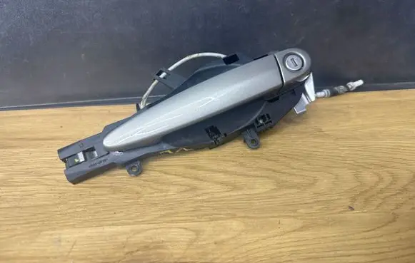 BMW 3 E90 E91 Front door exterior handle 