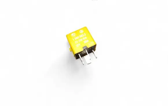 BMW 8 E31 Other relay 1390383