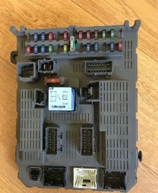 Citroen C5 Fuse box set 9637466180 98162200