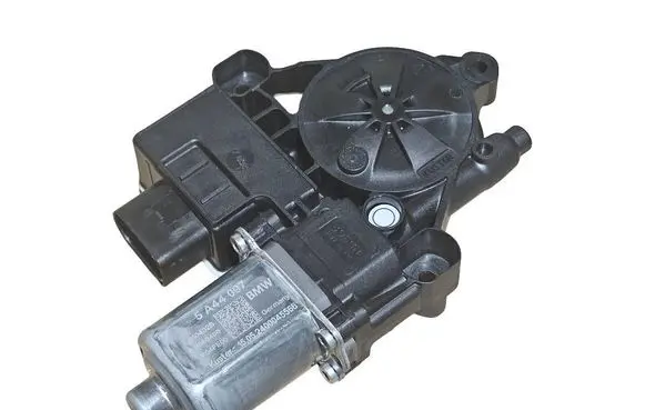 BMW 6 G32 Gran Turismo Front door window regulator motor 61355A44097