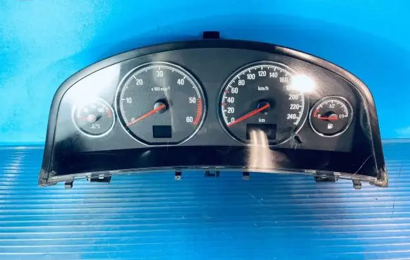 Opel Signum Speedometer (instrument cluster) 13193061RZ