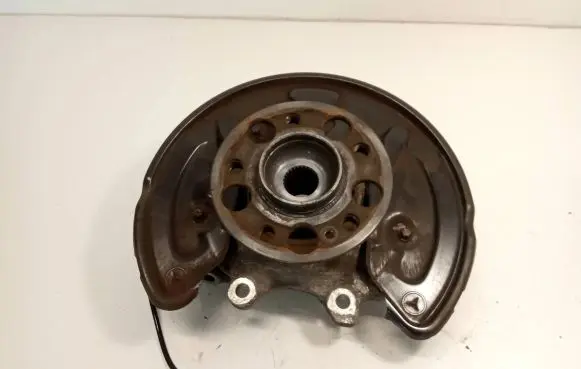 Mercedes-Benz GLC C253 Rear wheel hub A2055467380