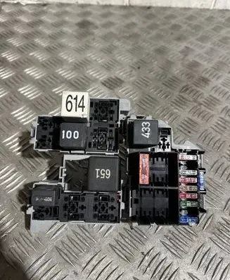 Volkswagen Touareg II Fuse module 7L0937503D